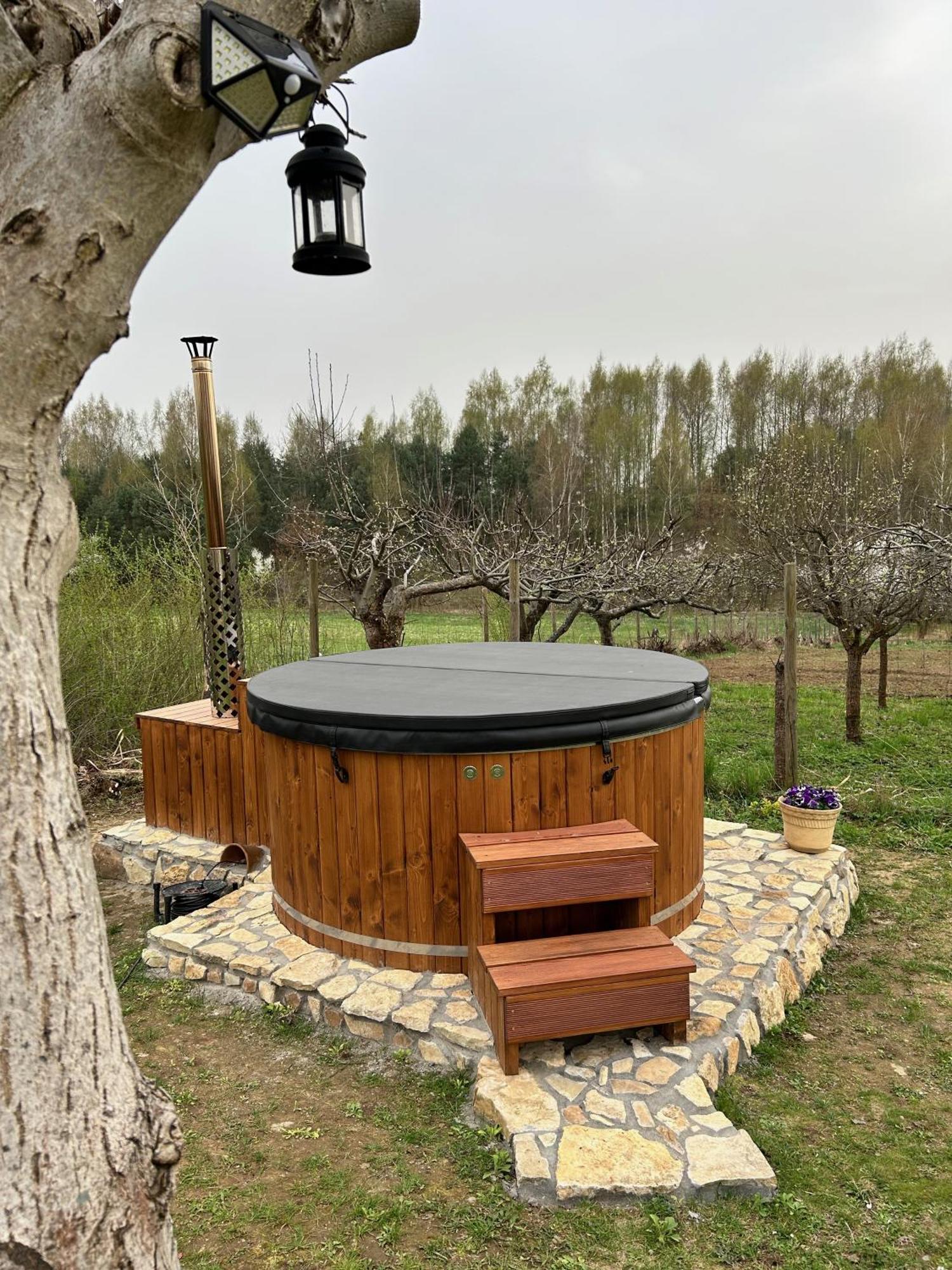 Czytelnia W Sadzie Villa Krzykawka Exterior foto