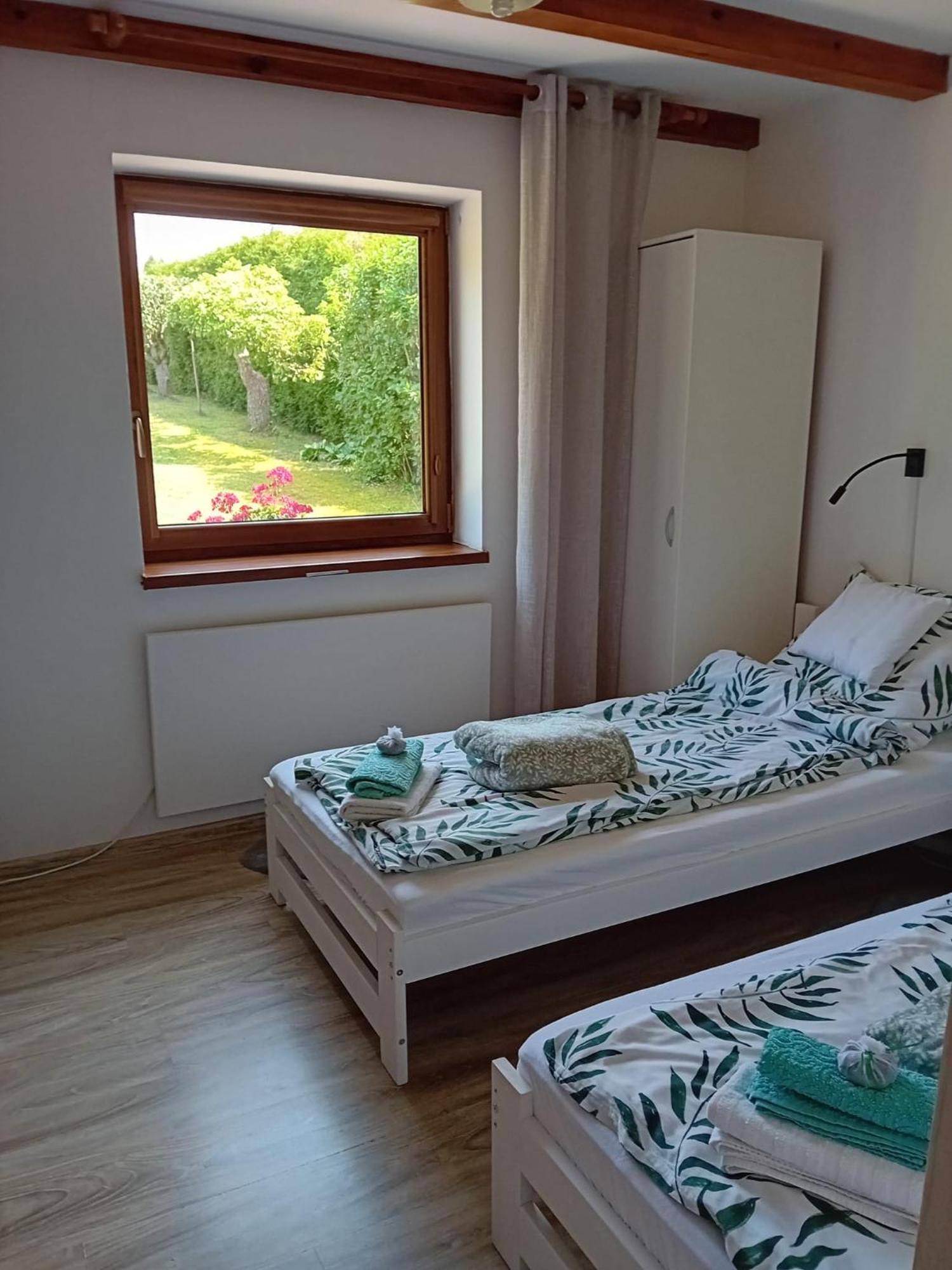 Czytelnia W Sadzie Villa Krzykawka Exterior foto